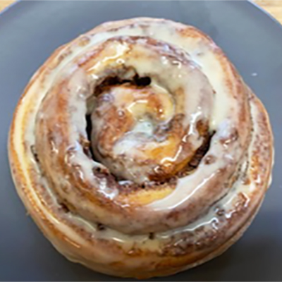 Bev Simko & Doe Bay Cafe: Cinnamon Roll Breakfast