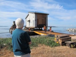 houses move to orcas