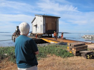 houses move to orcas